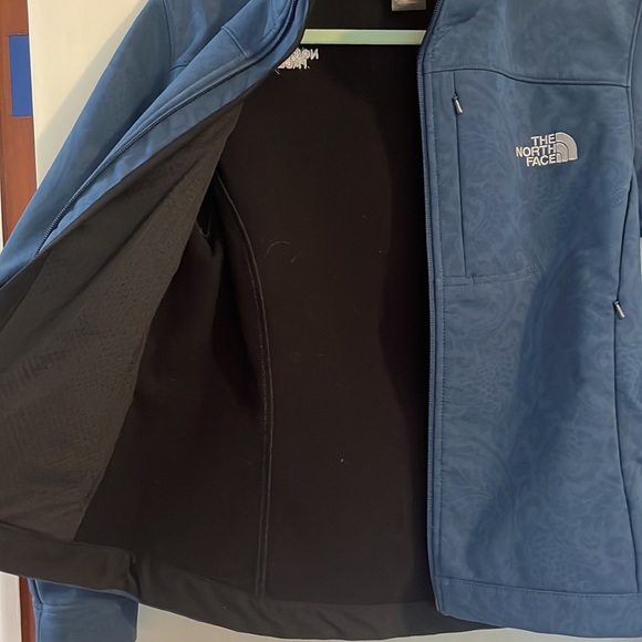 The North Face TNF Blue Patterned Apex Bionic Softshell Jacket - Picture 3 of 7